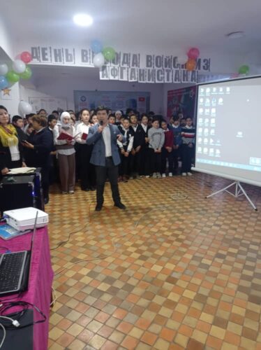 Торжественная линейка посвященная ко Дню Вывода советских войск из Афганистана